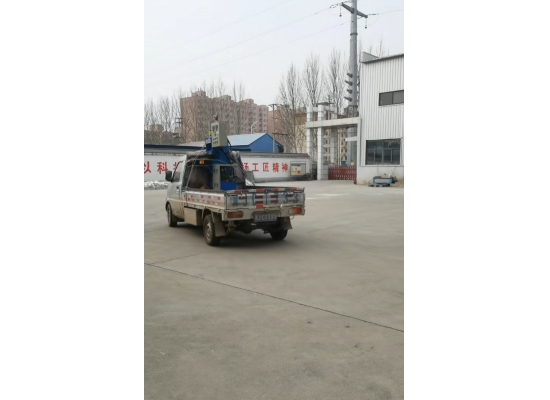 等压门窗接角机